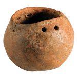 İp delikli çömlek, Pişmiş toprak, Neolitik dönem, M.Ö. 7500 – 5500